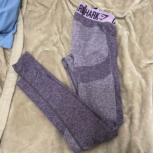 Gym shark leggings